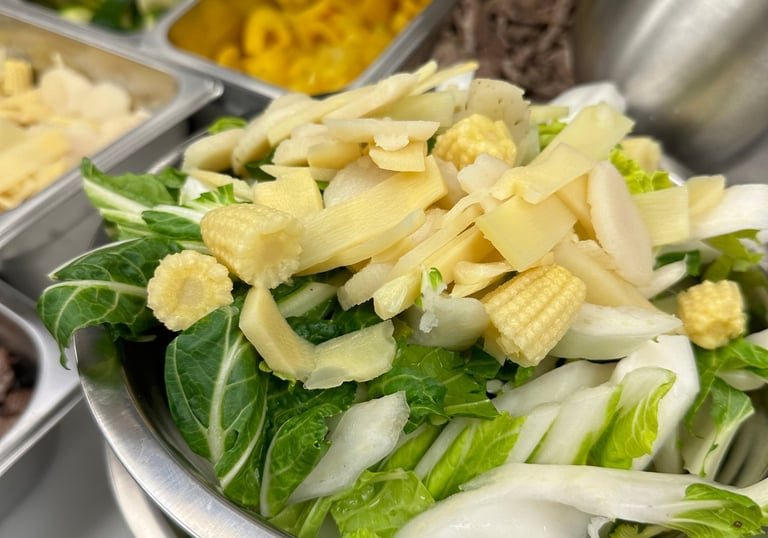 Légumes frais préparés dans la cuisine de Général Wok